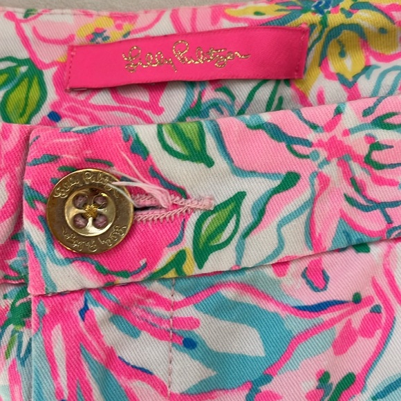 Lily Pulitzer scallop trim shorts - Picture 2 of 5